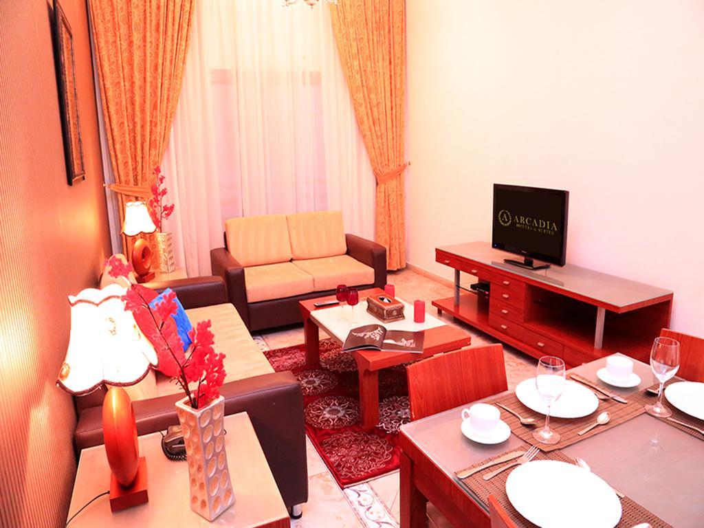 Arcadia Hotel Suites Sharjah Værelse billede