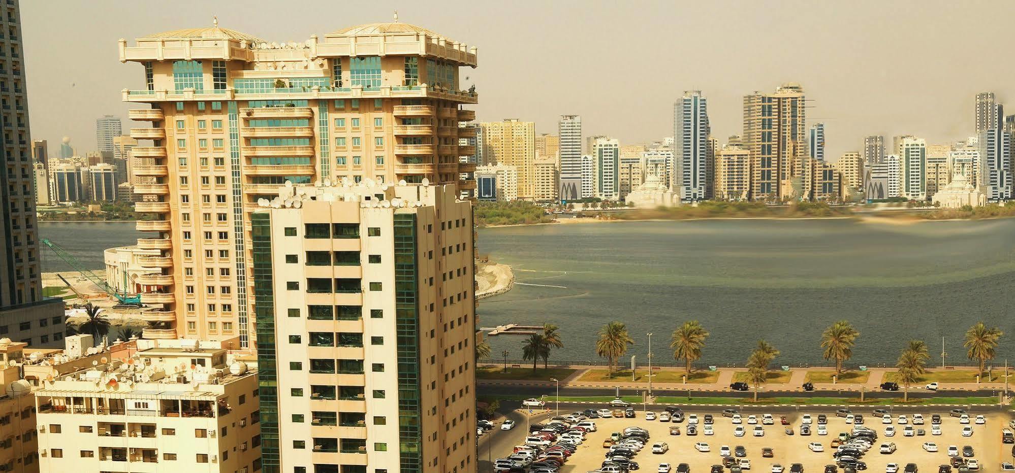 Arcadia Hotel Suites Sharjah Eksteriør billede